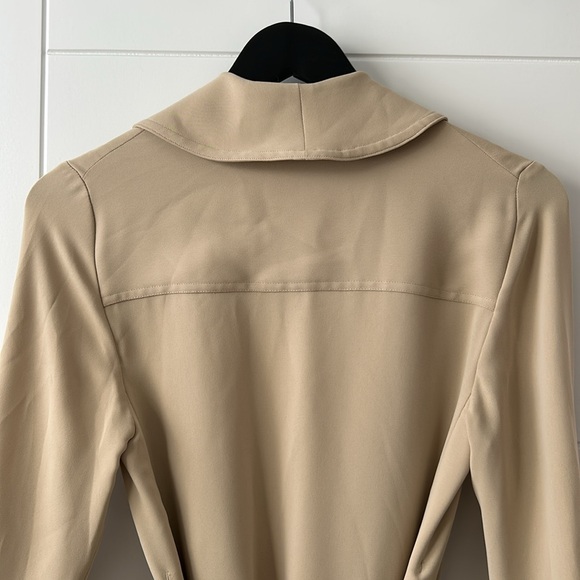 Babaton Kahlo Robe - Picture 8 of 12